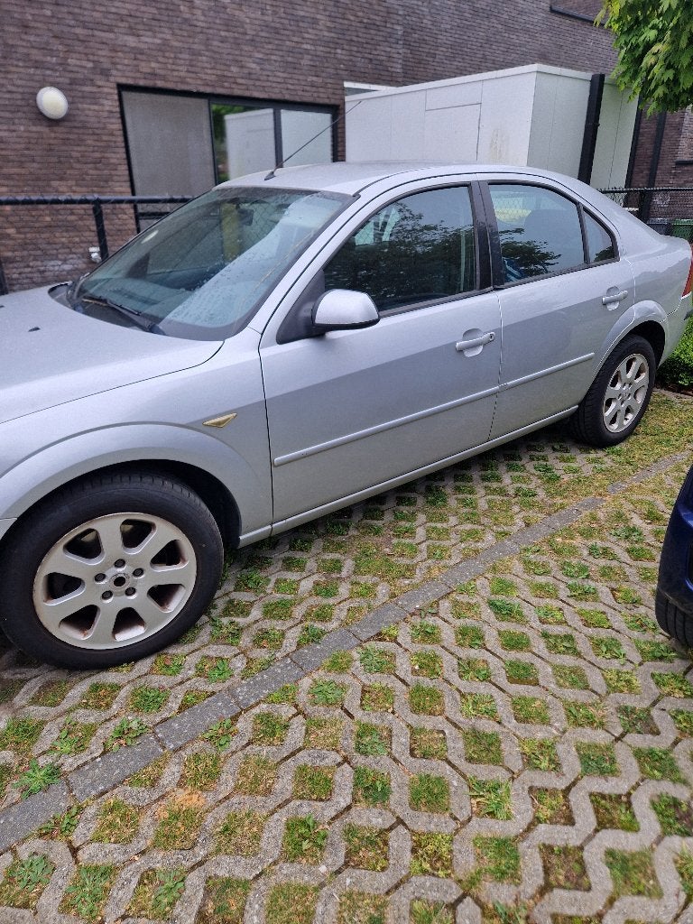 ford mondeo, Auto's, Voorwielaandrijving, 4 deurs, Stof, Zwart
