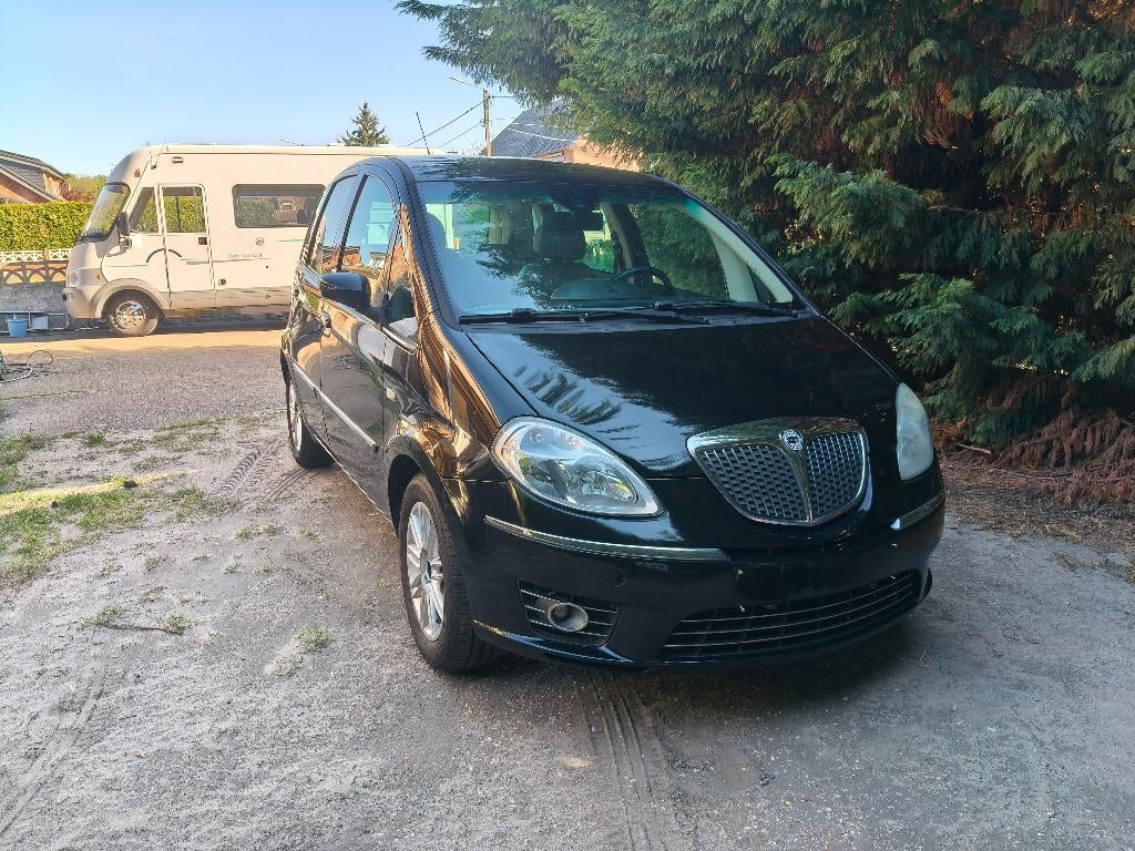 Musa 1.4i 70kw automatique, Autos, Lancia, Cuir et Alcantara, Achat, Capteur de stationnement, Entretenue par le concessionnaire