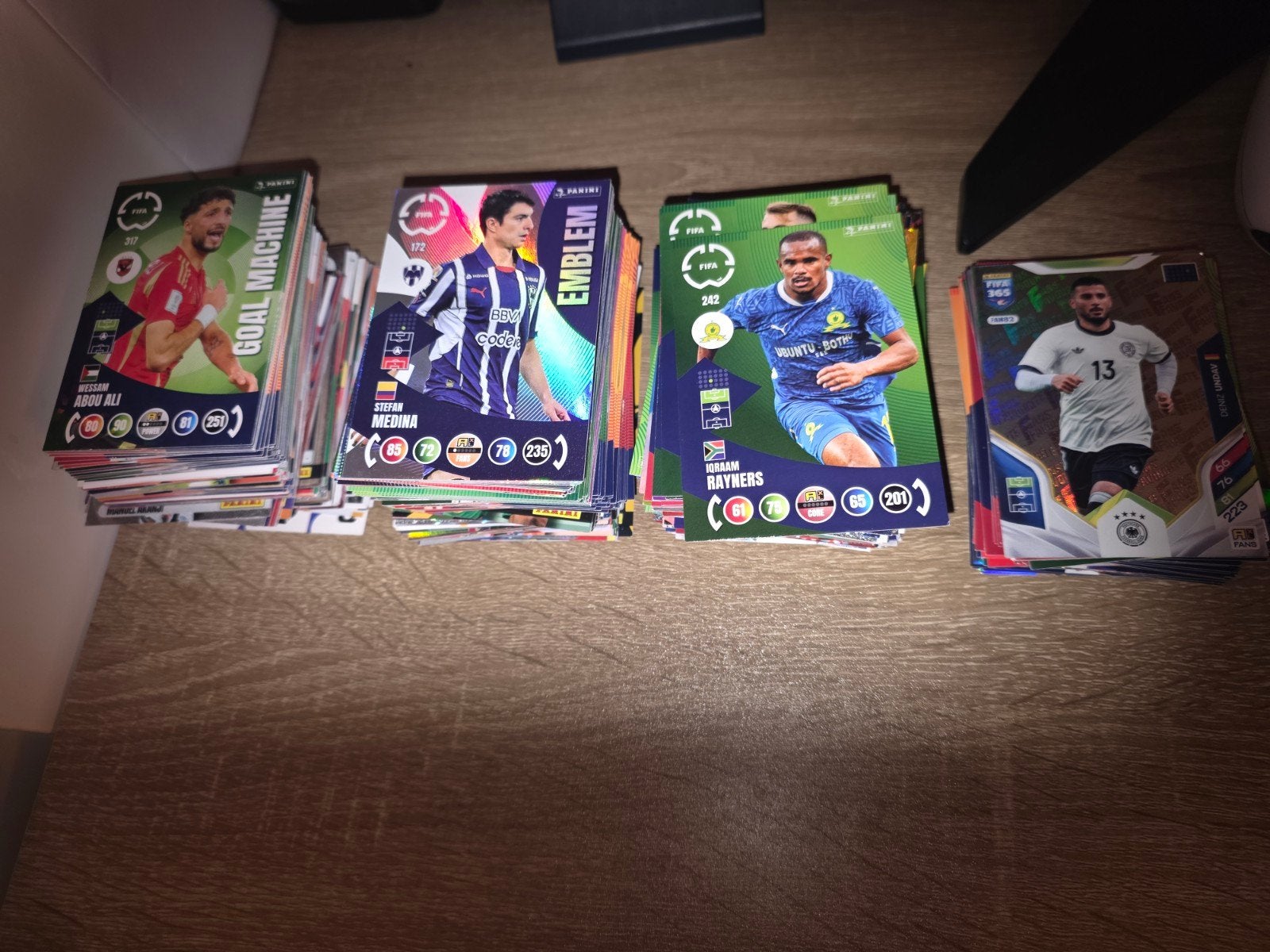 Voetbal trading card fifa panini merk 367 stuks met doos, Enlèvement