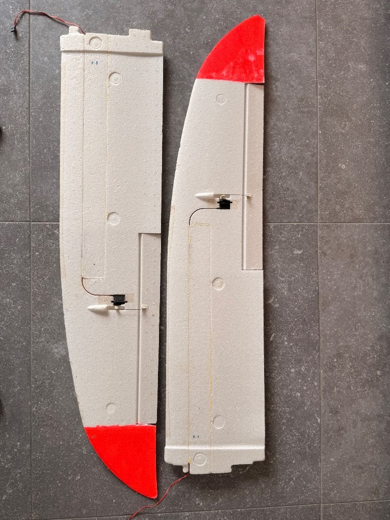 Paire d'ailes Graupner Elektro-Junior S – Avec servos, Hobby & Loisirs créatifs, Modélisme | Radiocommandé & Téléguidé | Avions