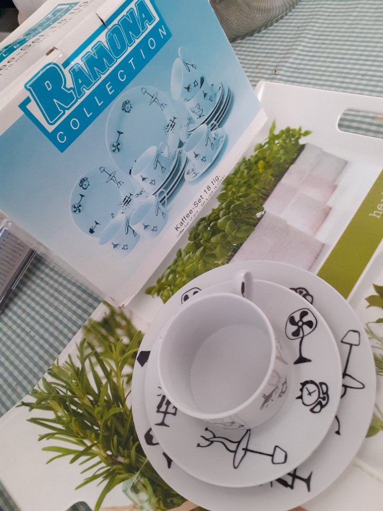 Service à Cafe 18 pieces, Maison & Meubles, Neuf, Enlèvement, Porcelaine, Tasse(s) et/ou soucoupe(s)