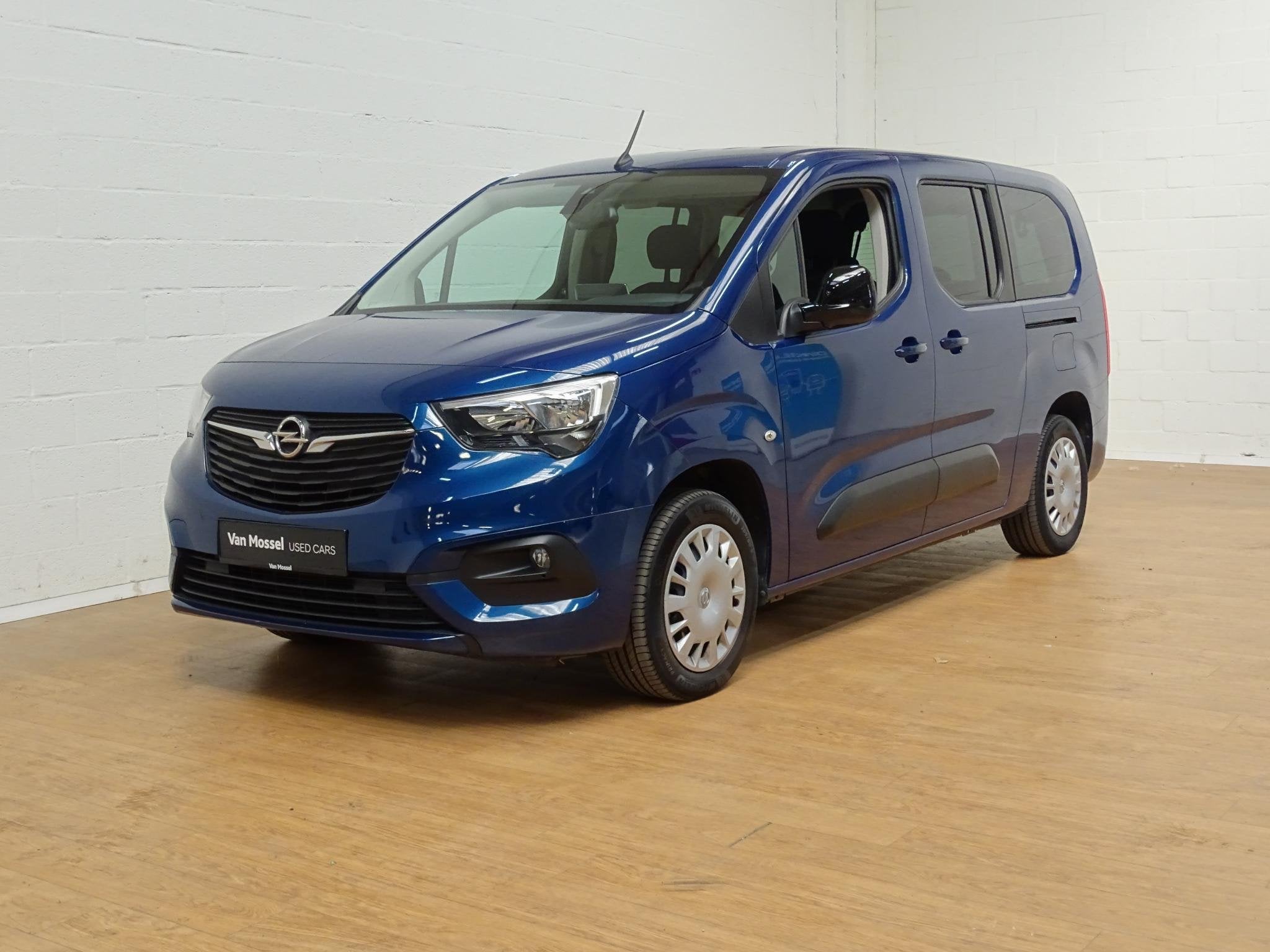 Opel Combo-e Life Electric 50 kW/h Long Edition Plus, Auto's, Opel, Gebruikt, 5 zetels, 1813 kg, Te koop