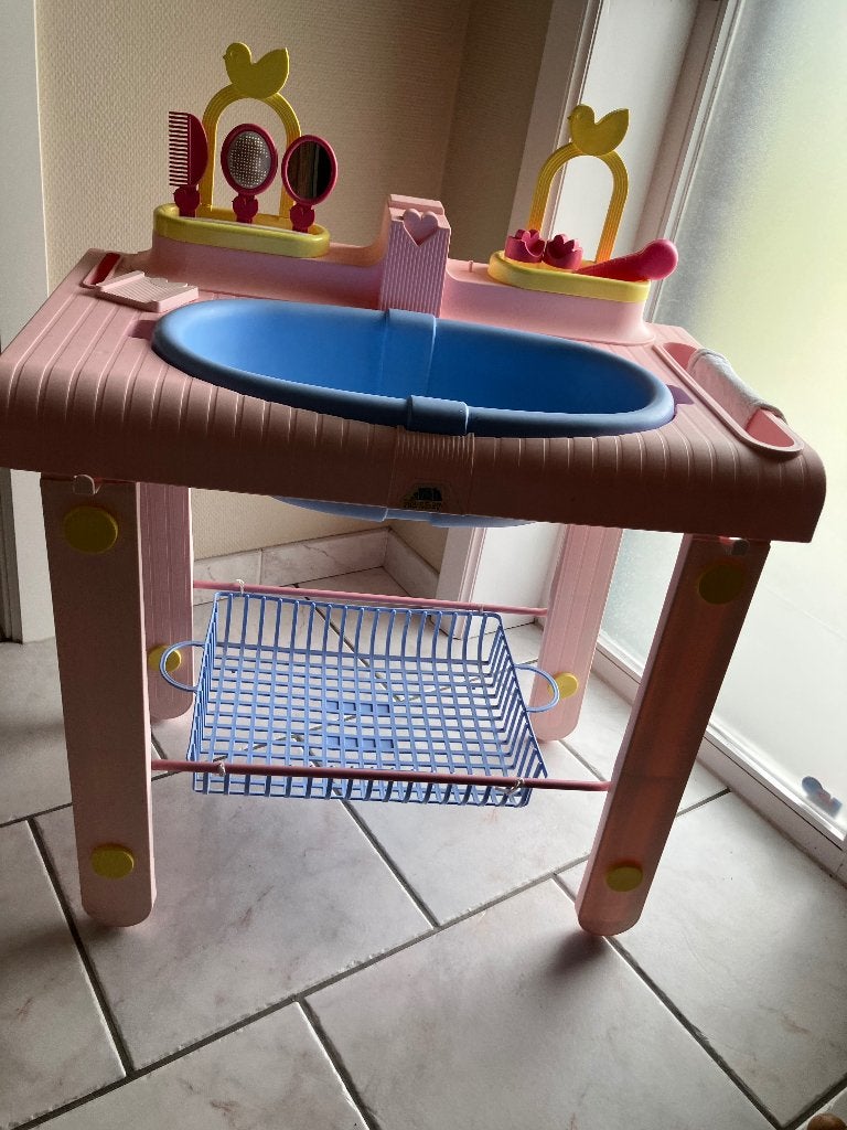 Verzorgingstafel met verzorgingskussen voor popjes. 15€, Ophalen, Gebruikt, Badje, Overige merken