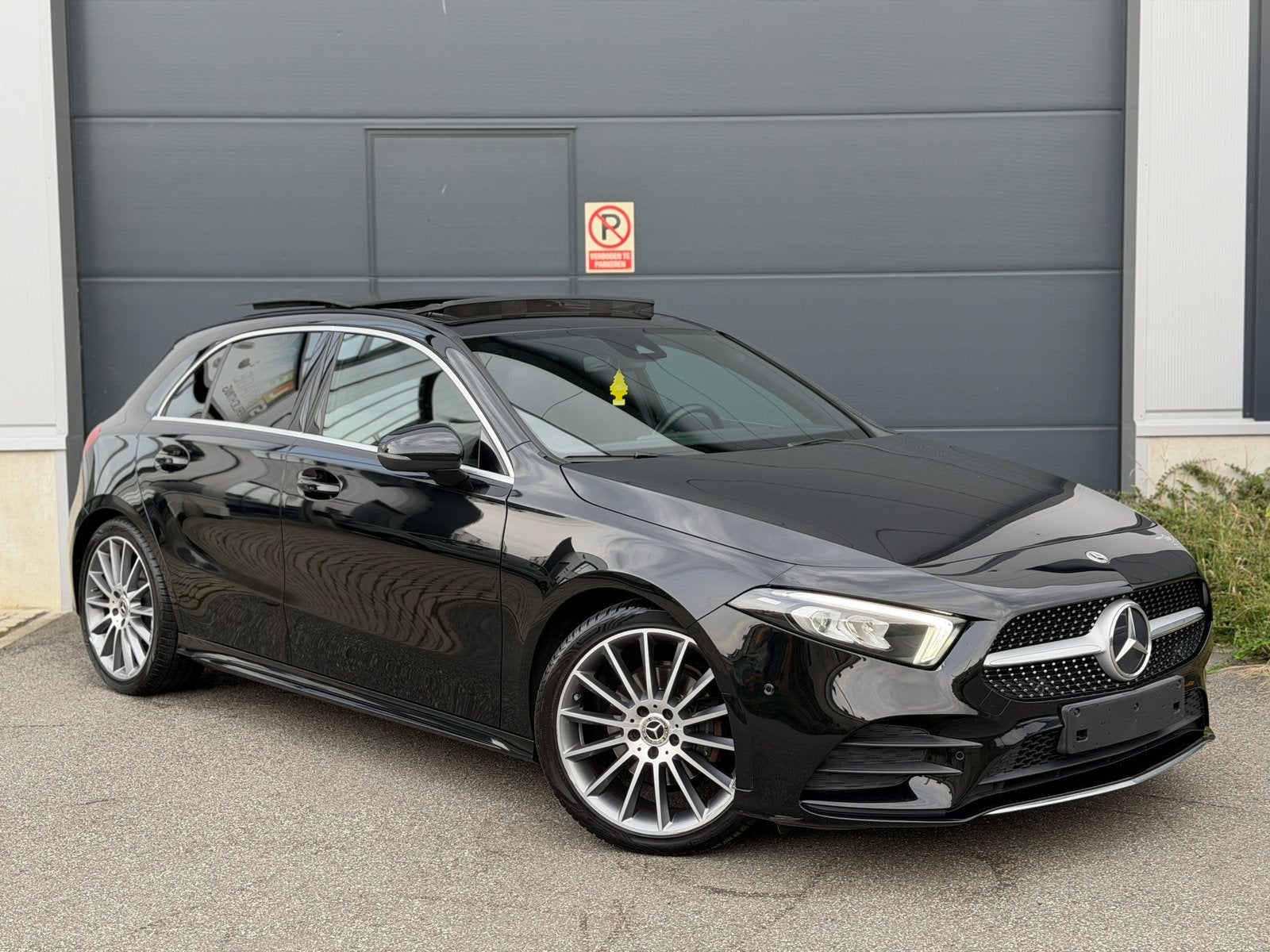 Mercedes-Benz A200 AMG Line | PANO | DIGITAL COCKPIT | 163PK, Auto's, Zwart, Bedrijf, 5 deurs, https://public.car-pass.be/vhr/193bf9ed-4089-4671-bfa3-69a2e849b3db