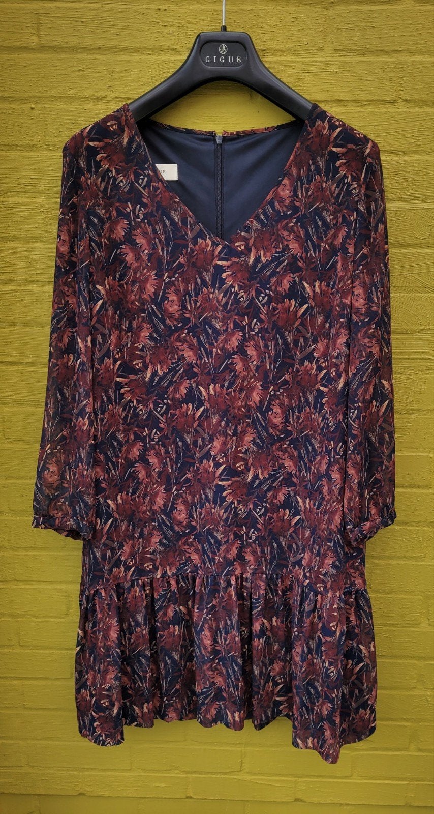 Belle robe de la marque Gigue, 44 ans... comme neuve, Enlèvement ou Envoi, Taille 42/44 (L), Beige