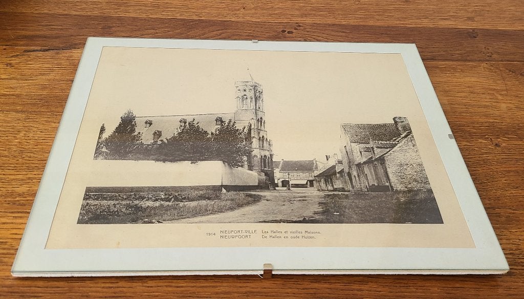Antieke prent 1914 - De Hallen en oude Huizen Nieuwpoort, Ophalen, Kaart, Prent, Ingelijst