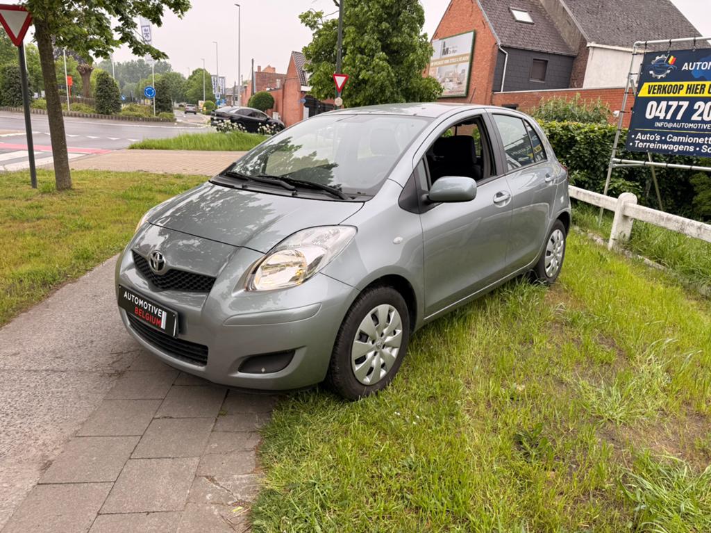 Toyota Yaris 1.3 Benzine Automaat -Slechts 07.000km, Autos, Toyota, Argent ou Gris, Achat, Entreprise, 5 portes