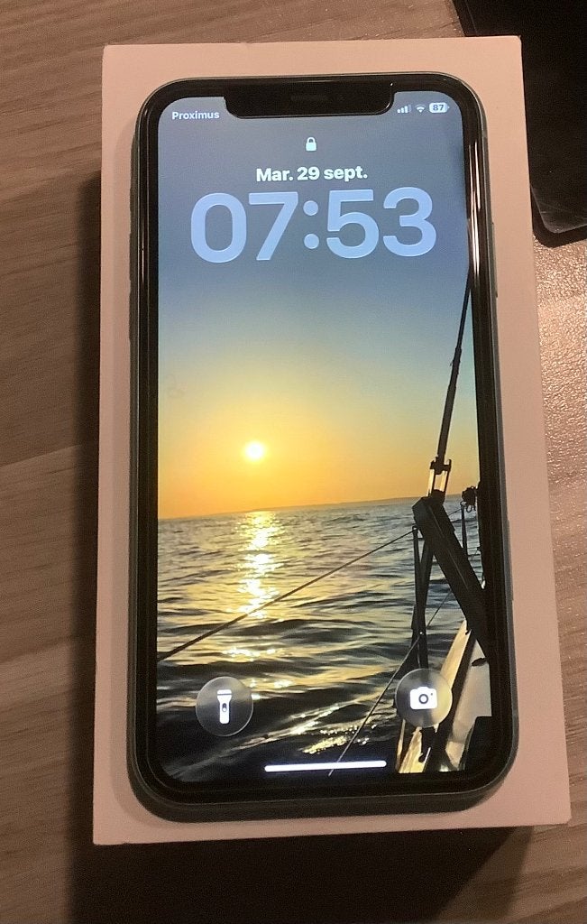 iPhone 11 128gb, 128 GB, IPhone 11, Comme neuf, Vert