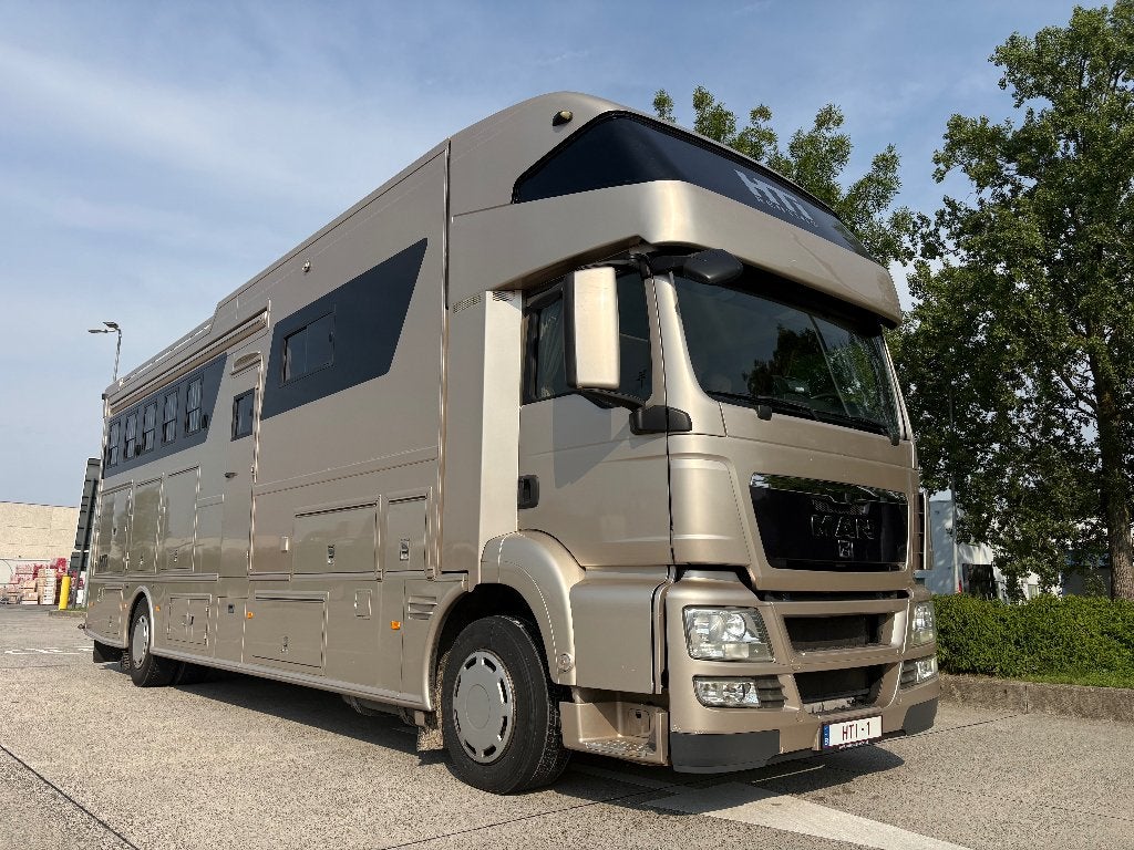 HTI RENTING Camping-car/camion chevaux de luxe, Entreprise, Jusqu'à 6, Diesel, Automatique