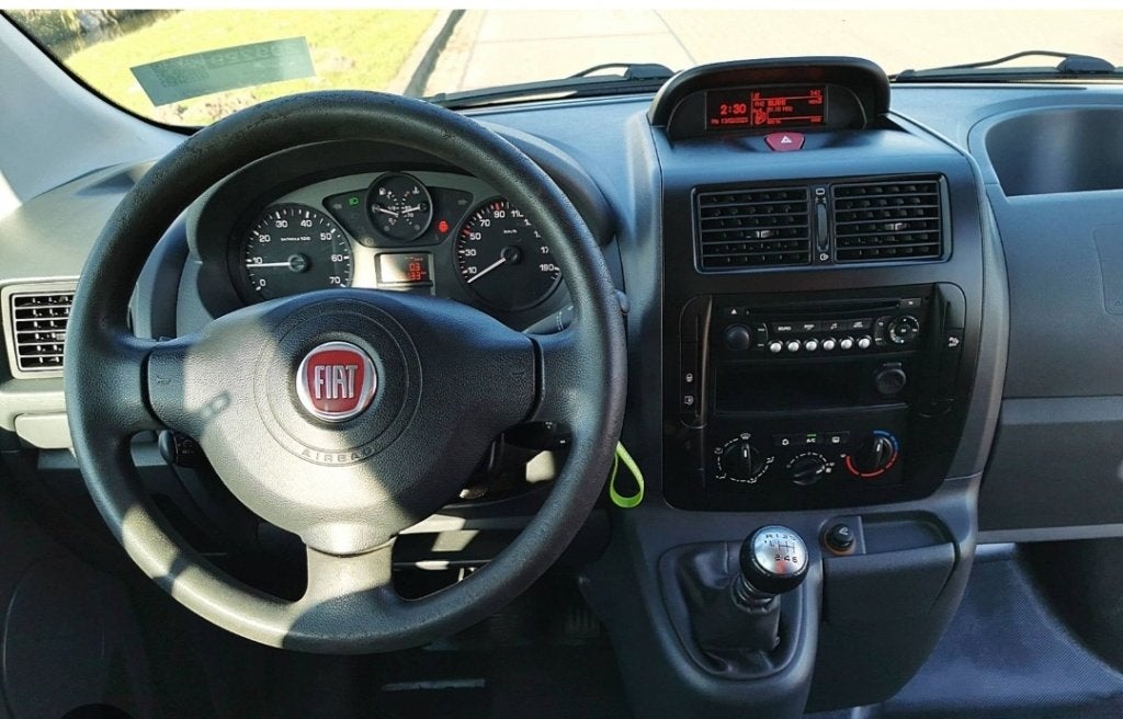 location utilitaire, Auto's, Bestelwagens en Lichte vracht, Particulier, Achteruitrijcamera, Adaptieve lichten, Airbags, Airconditioning