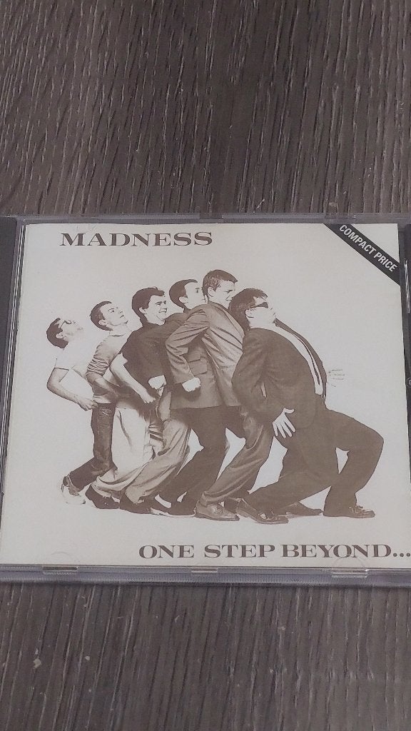 MADNESS one step beyond... CD SKA, CD & DVD, CD | Reggae & Ska, Enlèvement ou Envoi, Ska, Comme neuf, Album