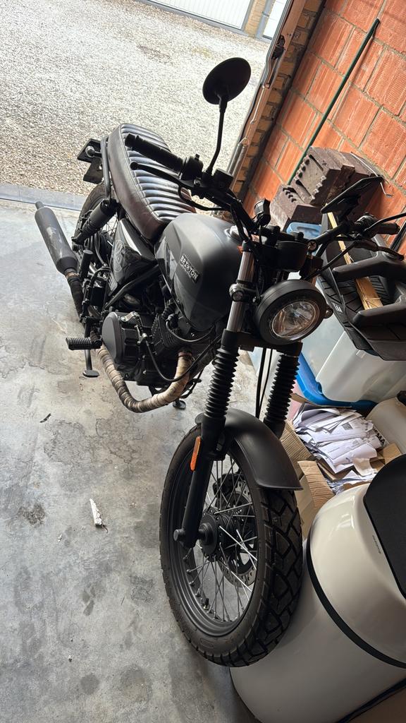 Brixton 125cc nieuwstaat, Motoren, Particulier