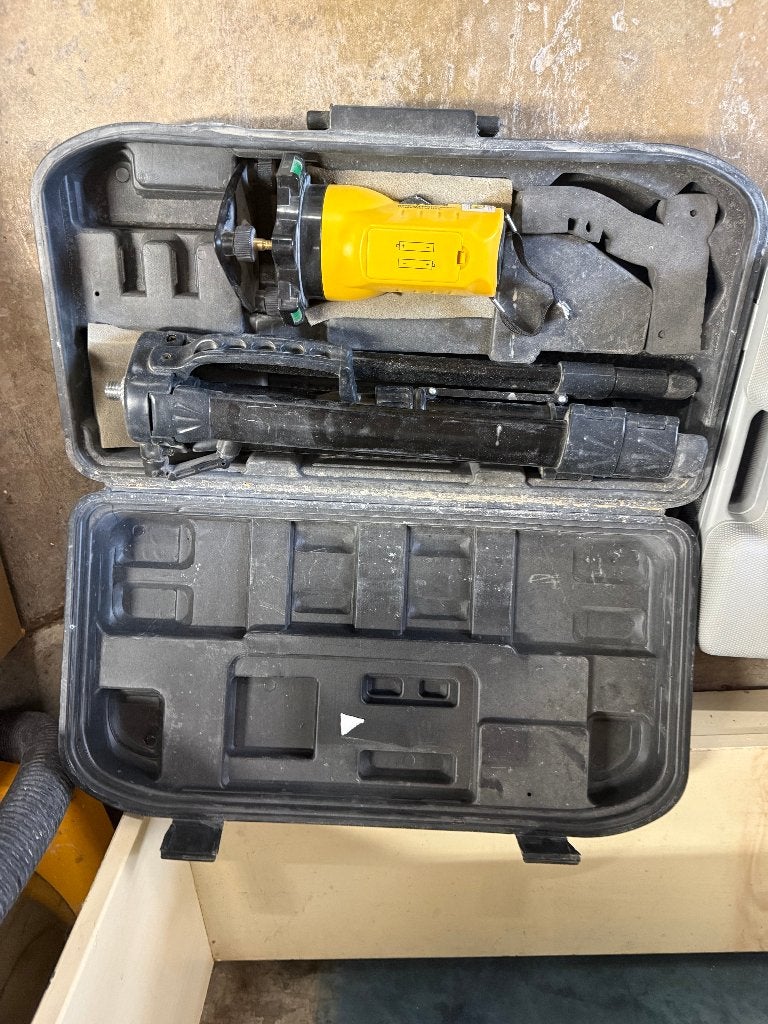 Niveau laser Top Craft avec trépied et mallette, Enlèvement, Utilisé, Son