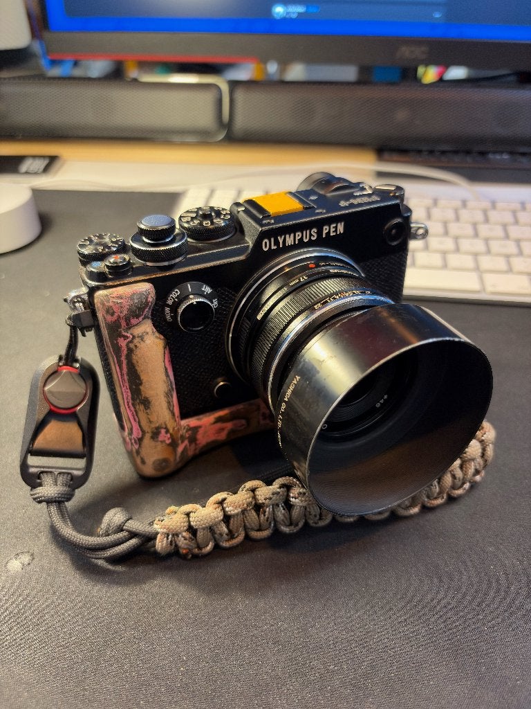Olympus PEN-F noir + M.Zuiko 17 mm f/1.8 + pentacon m42, Sans zoom optique, 20 mégapixels, Olympus, Utilisé