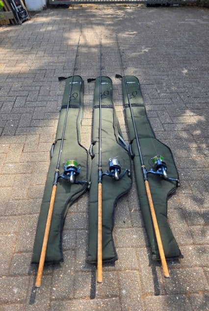 3 Cast'Izm Carp 13ft 3,5 lbs + emblem X5000A+ Starbaits XL, Watersport en Boten, Hengelsport | Karpervissen, Ophalen, Gebruikt