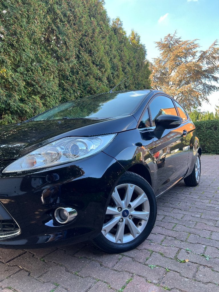 Ford fiesta diesel 117500km ,3950€, Auto's, Euro 5, Beige, 1600 cc, Zwart