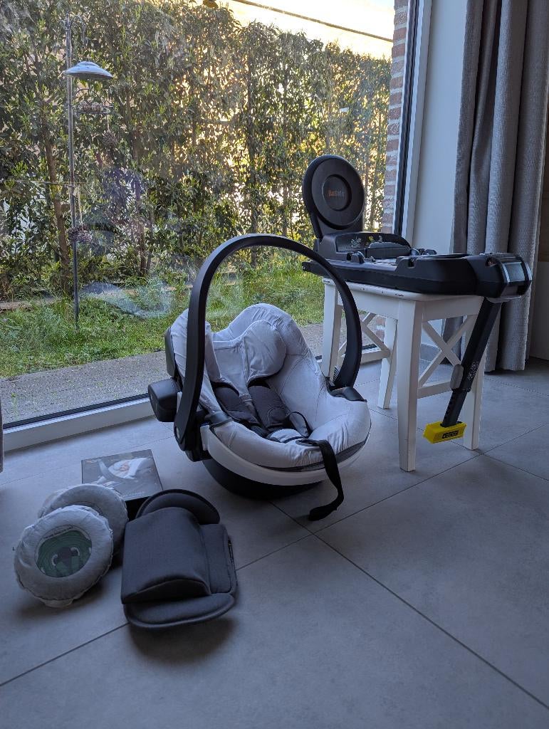 BeSafe draagbare autostoel (babystoel) + hoes + basis, Ophalen