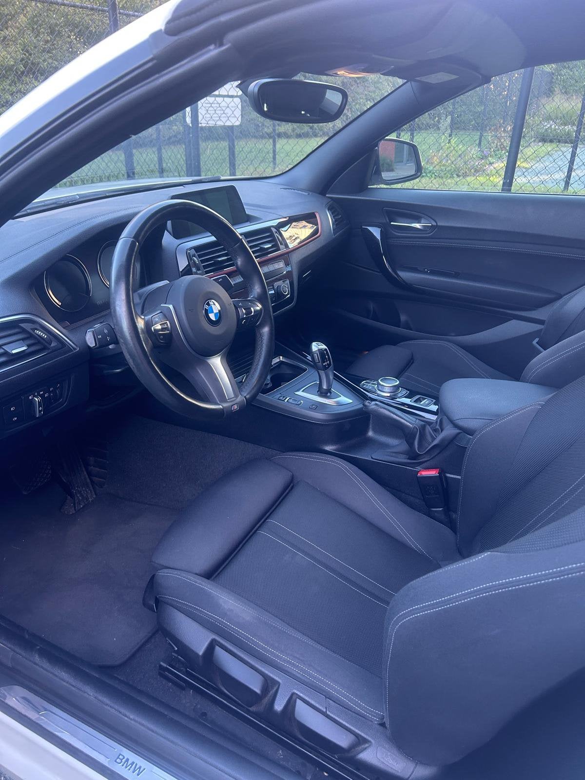 BMW 220 i Cabriolet, Auto's, Automaat, Dealer onderhouden, Stof, Zwart