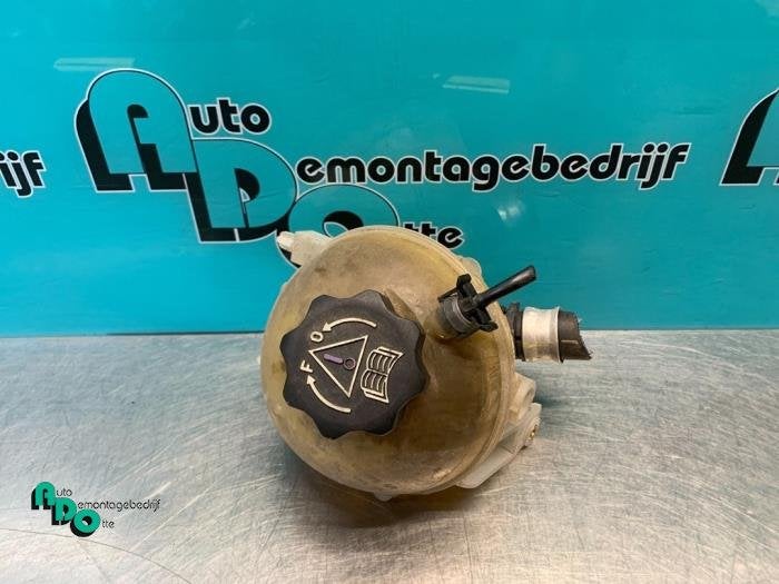 Réservoir d'expansion d'un Citroen C4 Grand Picasso (C4 Gra, -, 3 mois de garantie, Utilisé, -