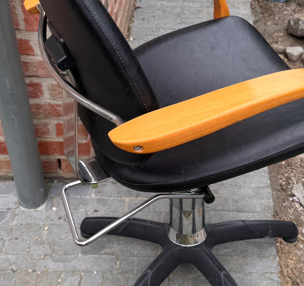 Kappersstoel, Huis en Inrichting, Ophalen, Gebruikt, Zwart