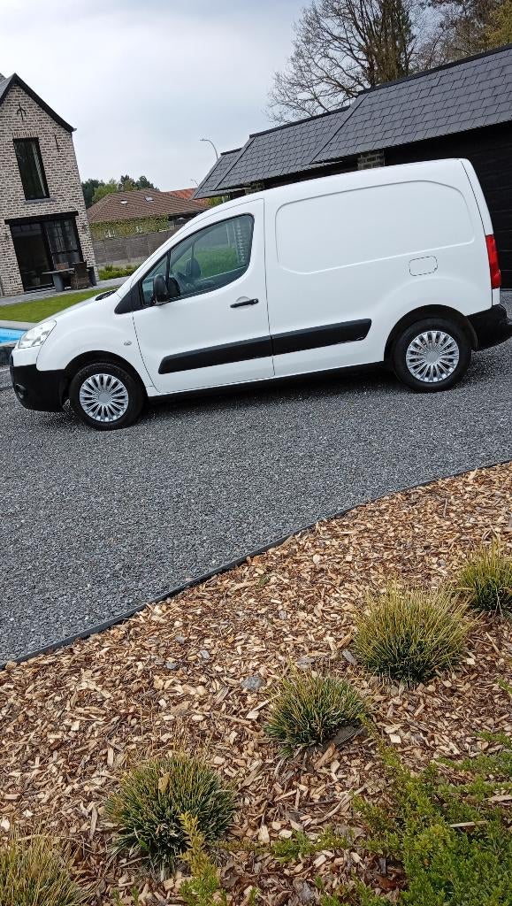 Peugeot partner 1.6 HDI ,2011,165000 km ,2 pers, Bedrijf, Diesel, Airbags, Te koop