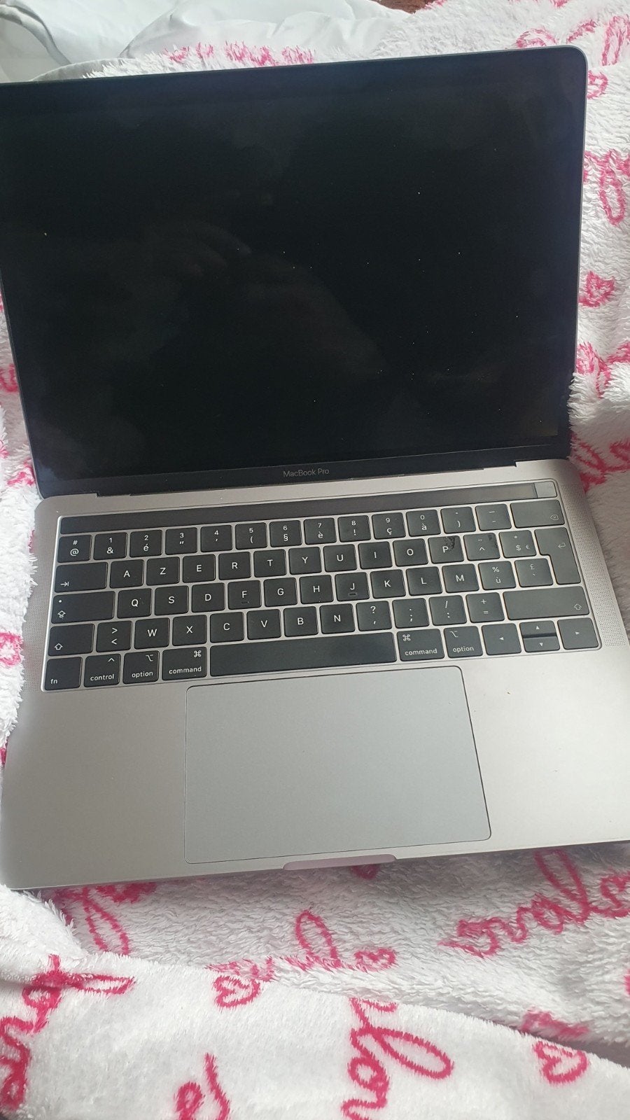 MacBook Pro – scherm defect – voor onderdelen / herstelling, Informatique & Logiciels, Enlèvement ou Envoi, MacBook