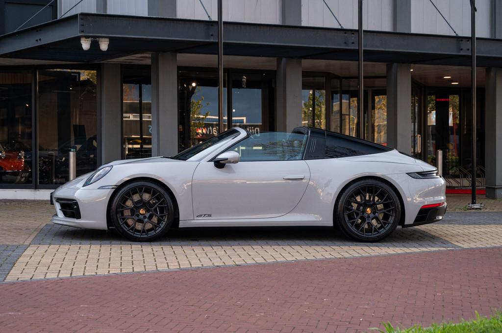 Porsche 911 992 Targa 4 GTS (bj 2023, automaat), 4 zetels, Gebruikt, Cabriolet, Leder