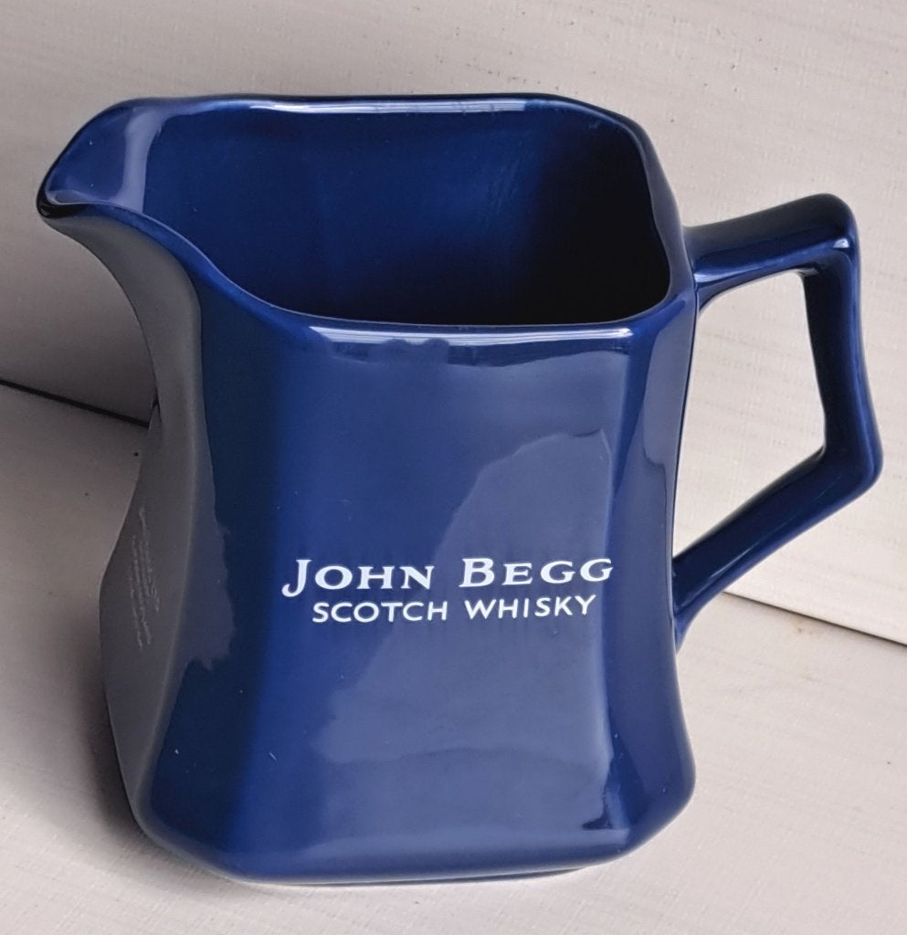 Belle carafe John Begg Scotch Whisky Scotland, Collections, Marques & Objets publicitaires, Enlèvement ou Envoi, Comme neuf, Autres types
