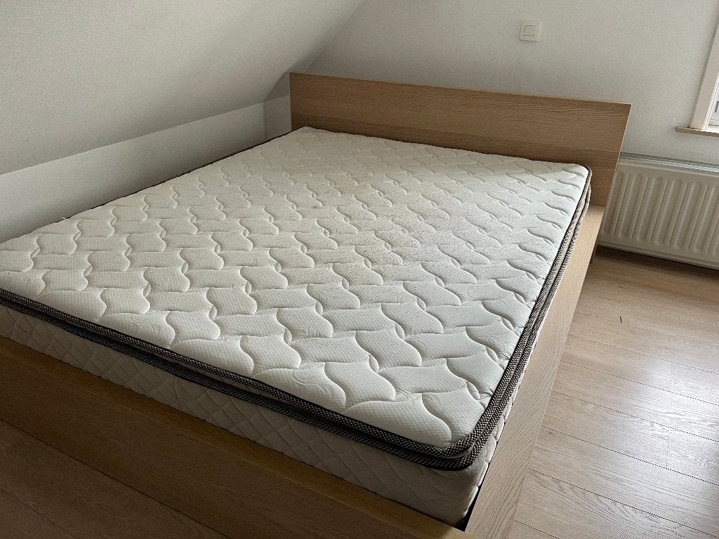 Tweepersoonsbedframe - MALM - 180x200, Huis en Inrichting, Ophalen, Gebruikt, Beige, Tweepersoons