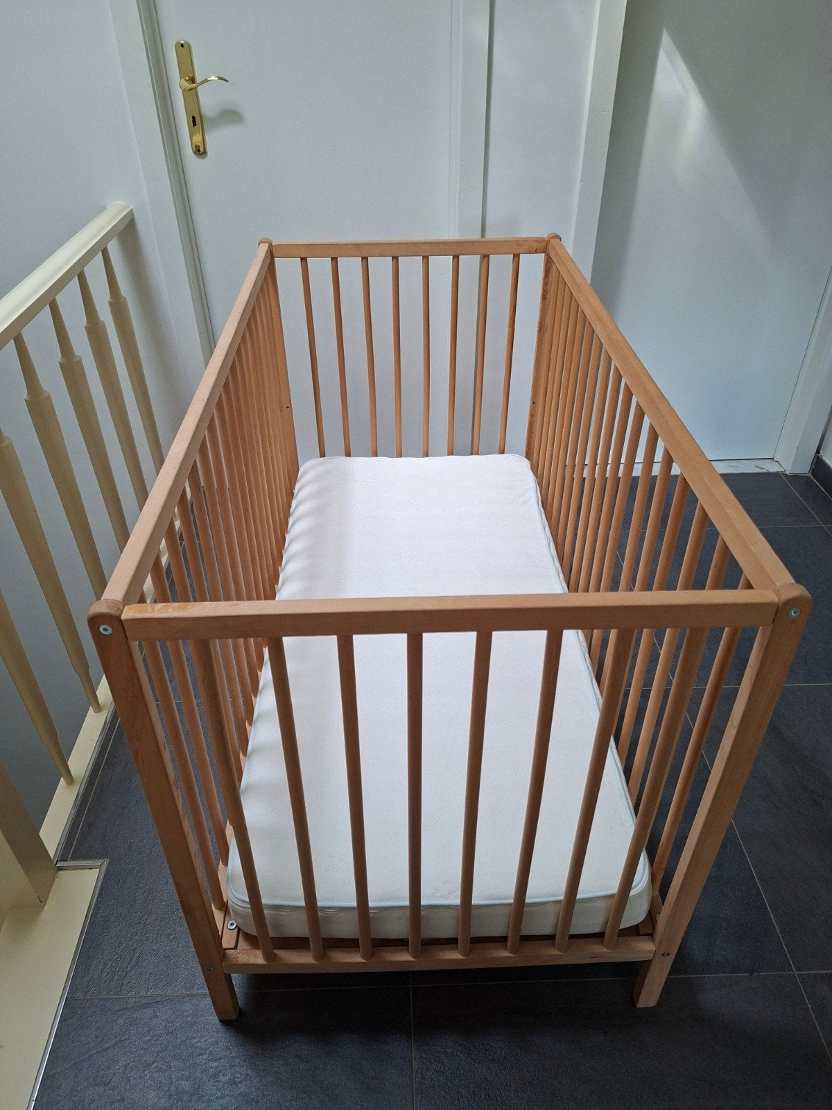 Babybedje met matras, Enfants & Bébés, Enlèvement, Utilisé, Rectangulaire, Réglable en hauteur