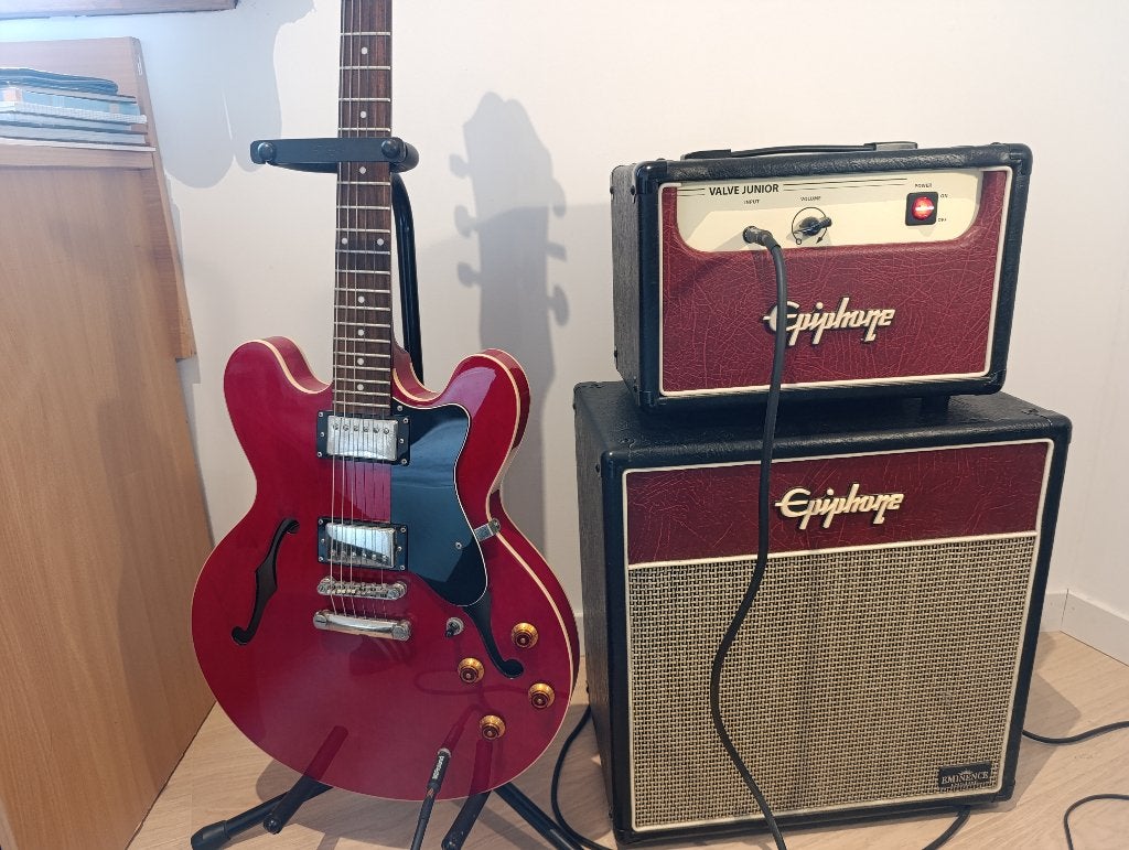 Epiphone Dot Cherry + ampli à lampe assorti, Musique & Instruments, Instruments à corde | Guitares | Électriques, Utilisé, Hollow body