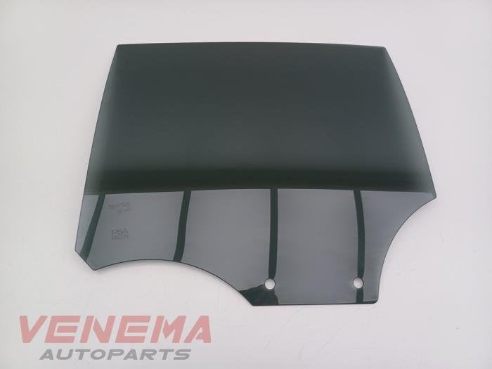 Vitre portière 4portes arrière gauche d'un Peugeot 208, -, 3 mois de garantie, Utilisé, -