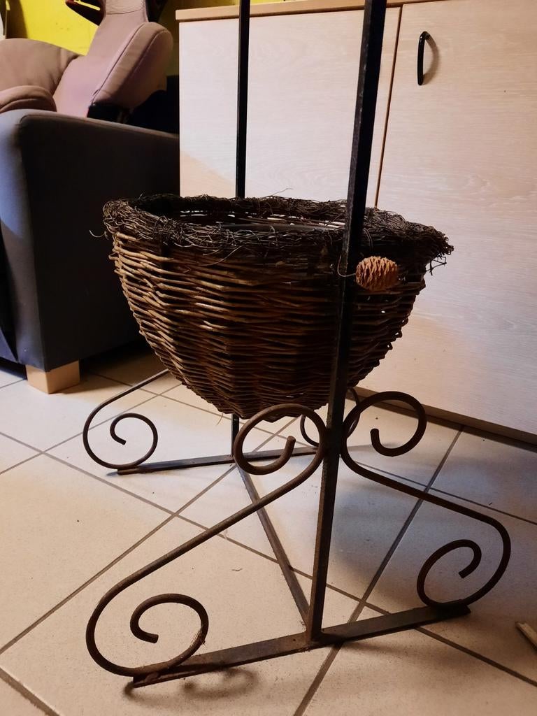 Sierstaander in metaal met mand en binnenpot, Ophalen, Metaal