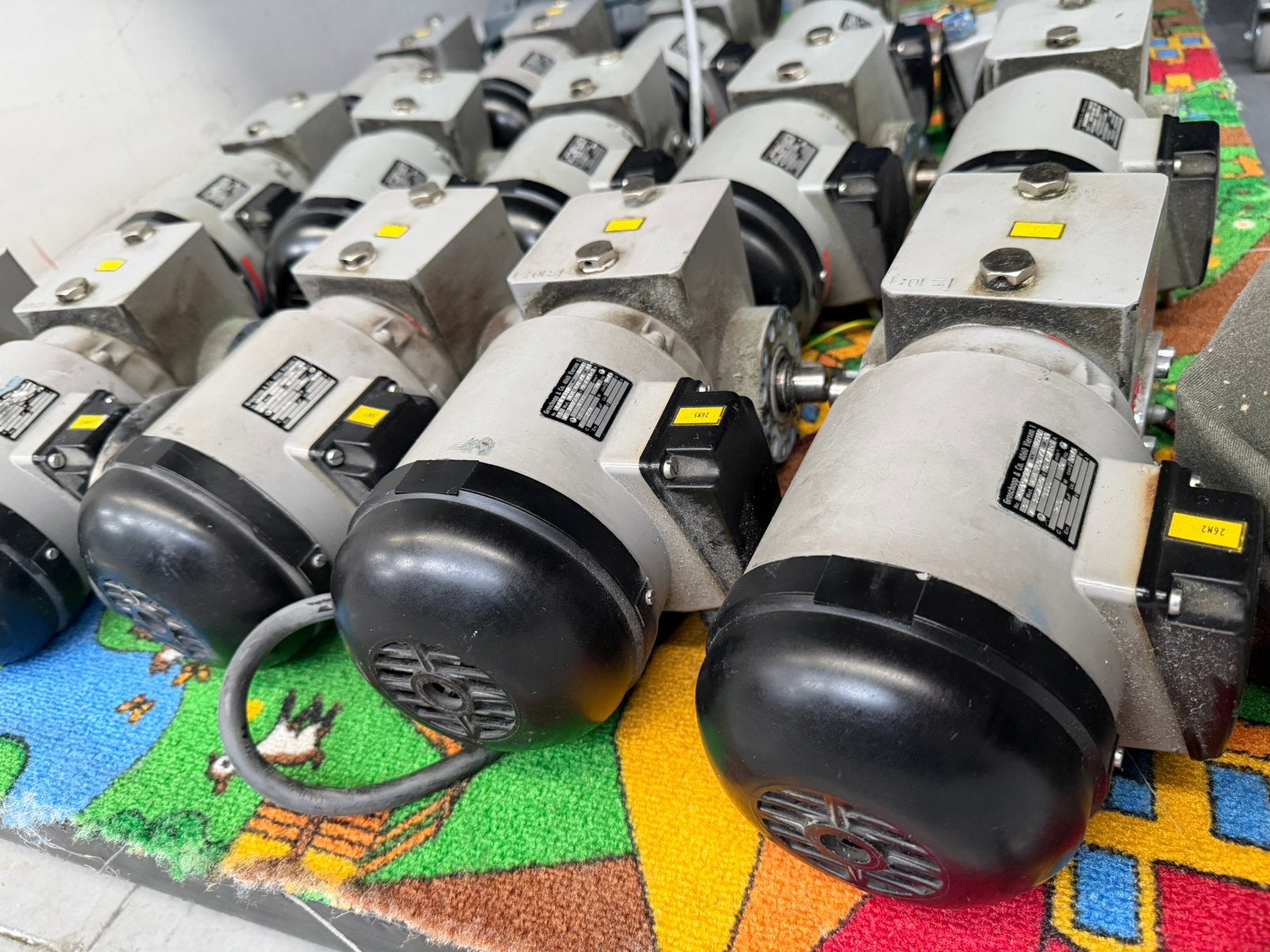 LOT INDUSTRIËLE ELEKTROMOTOREN MET REDUCTOR, Ophalen