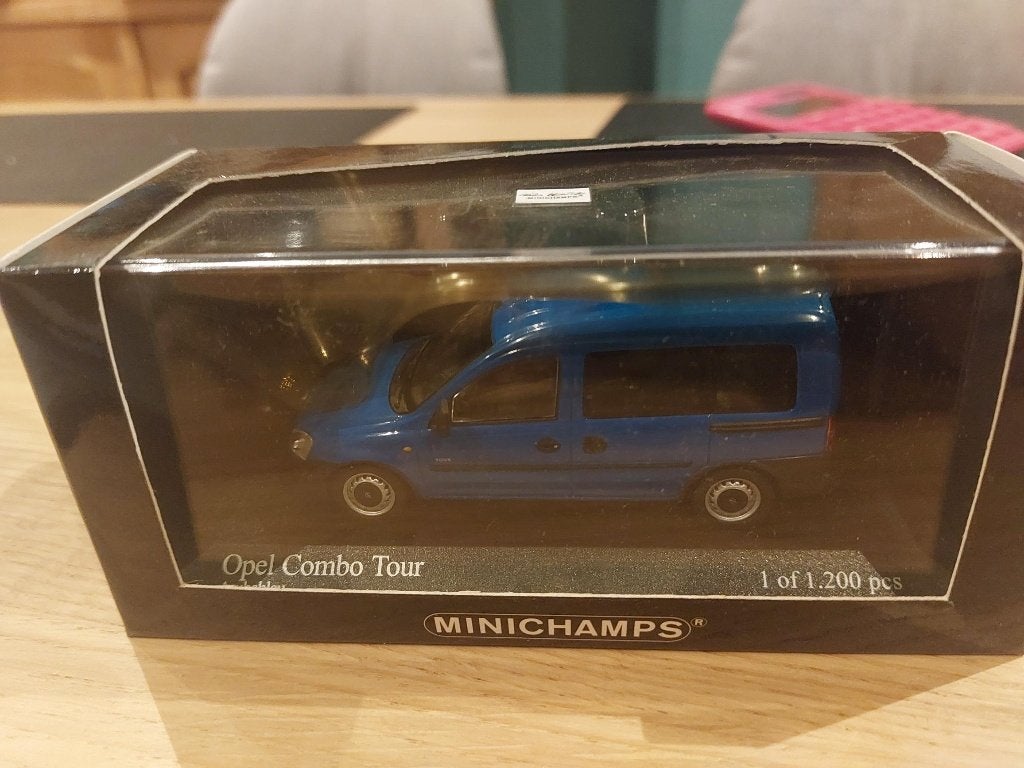 Minichamps Opel Combo Van de 2002 Blue 1/43, Hobby en Vrije tijd, Modelauto's | 1:43, Ophalen of Verzenden, Nieuw, Auto, MiniChamps