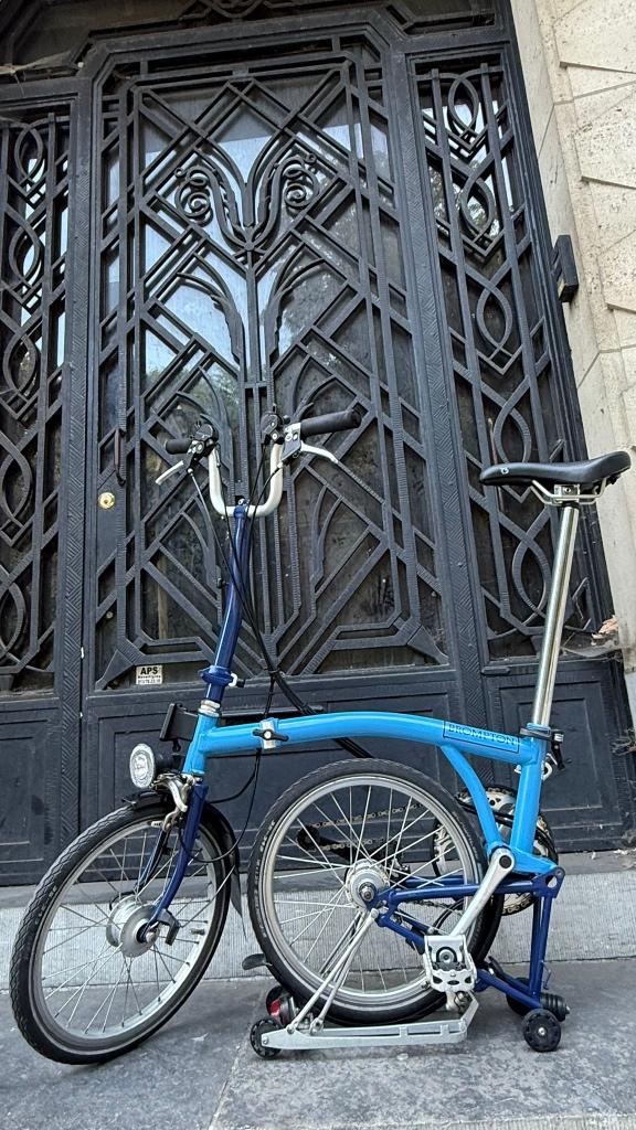 Brompton H6R blauw 6-speed licht in uitstekende staat, Fietsen en Brommers, Ophalen, Brompton, Velgrem, 14 tot 16 inch
