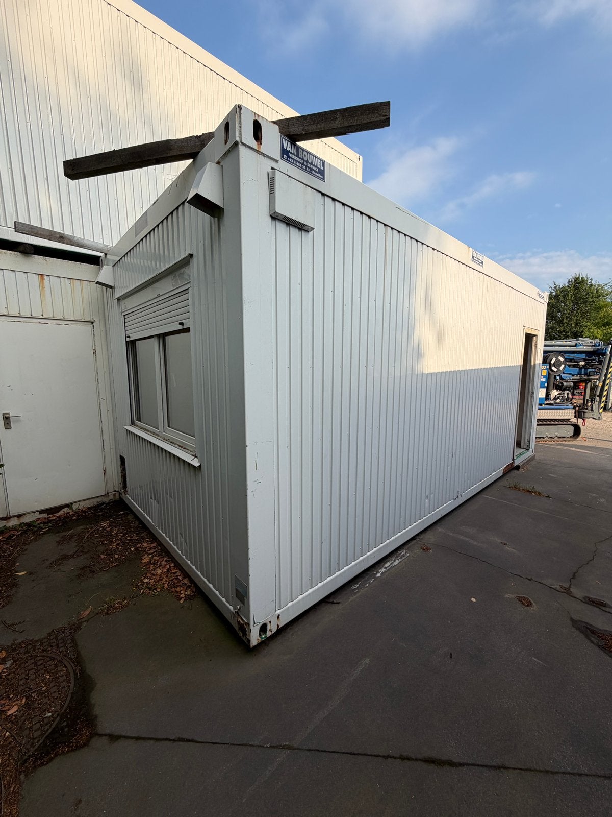 Bureaucontainer, Enlèvement