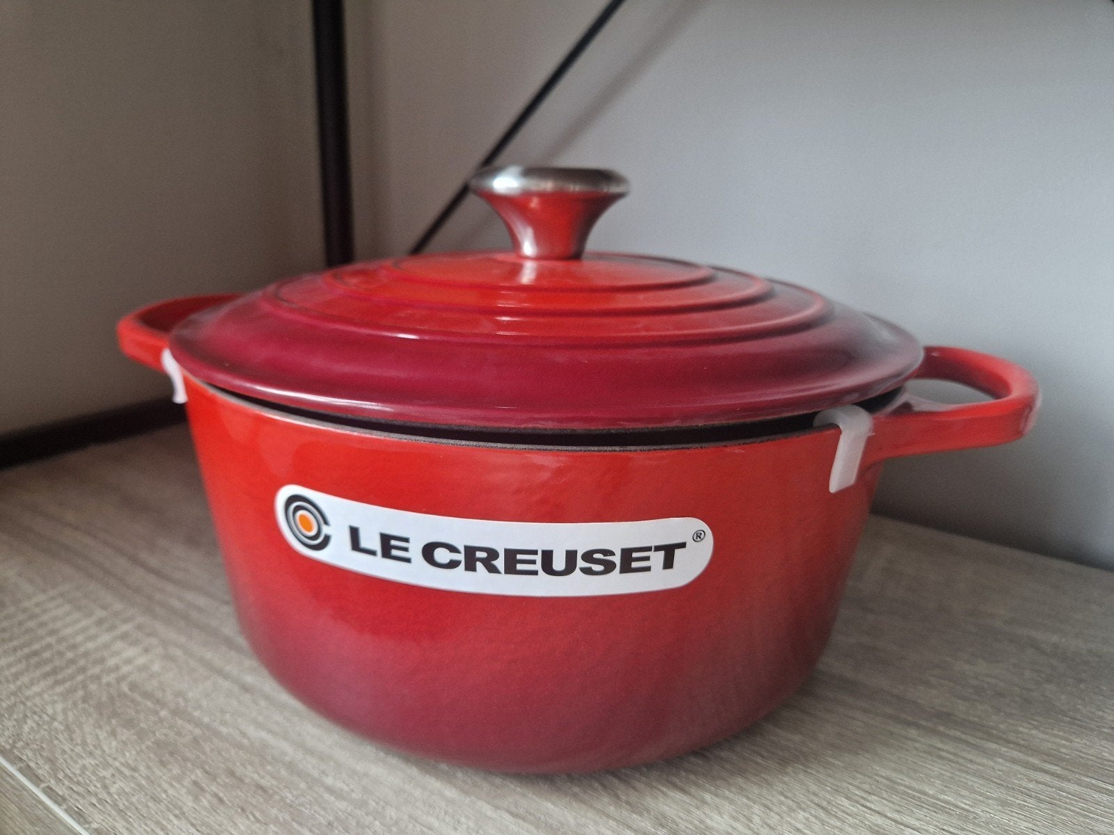 Nieuwe Le Creuset Signature Ronde Braadpan / Stoofpan – 24 c, Huis en Inrichting, Keuken | Potten en Pannen, Nieuw, Braadpan, Gietijzer