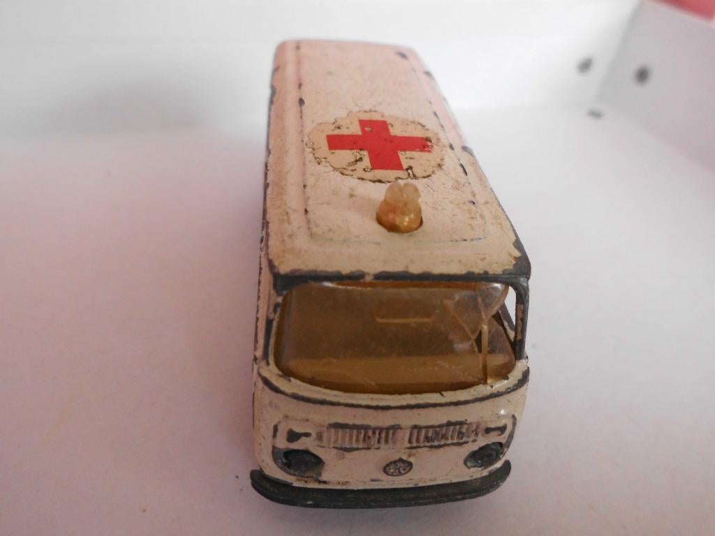 Majorette Nr. 244 Fourgon VW Ambulance, Ophalen of Verzenden, Gebruikt, Auto's