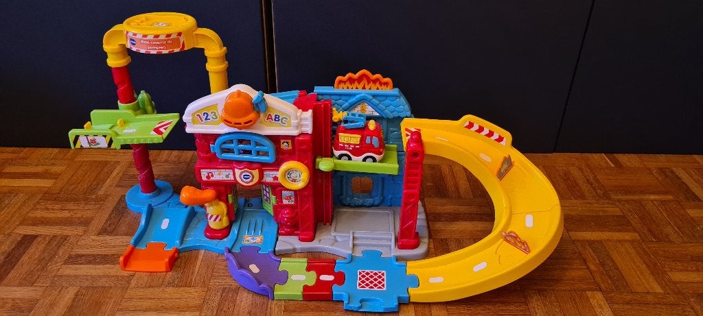 Tut tut bolide : Maxi Caserne de Pompier, Enfants & Bébés, Enlèvement, Utilisé