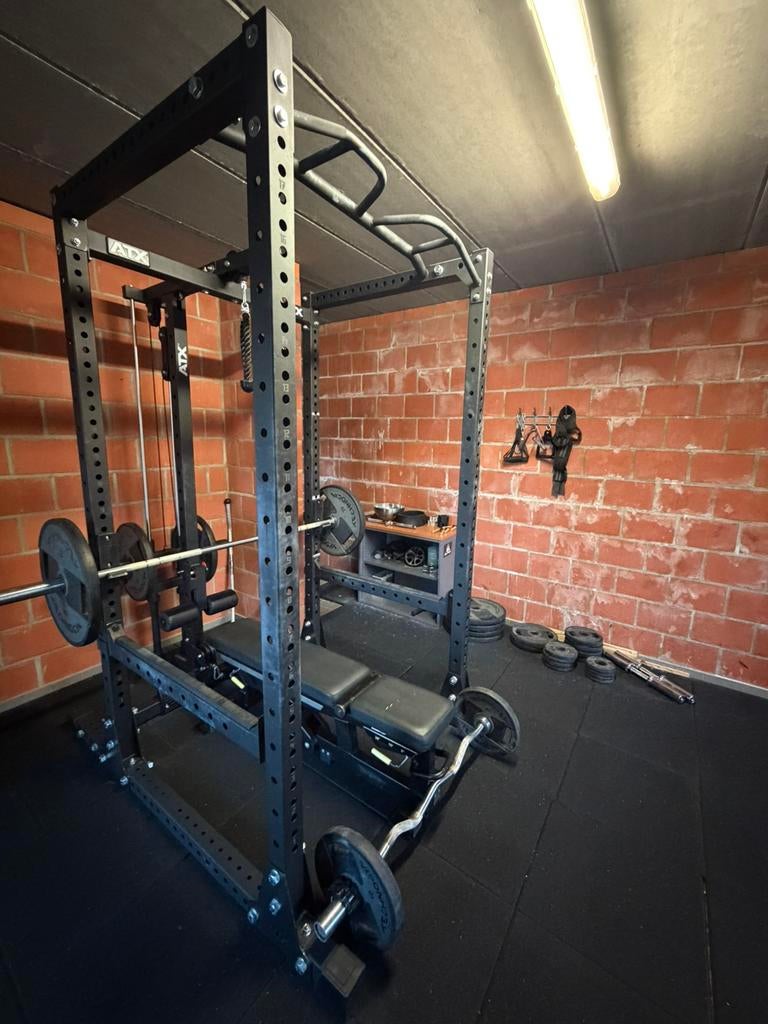 Home Gym, Sport en Fitness, Fitnessapparatuur, Gebruikt, Krachtstation, Armen, Benen, Borst, Buik, Rug, Metaal, Ophalen