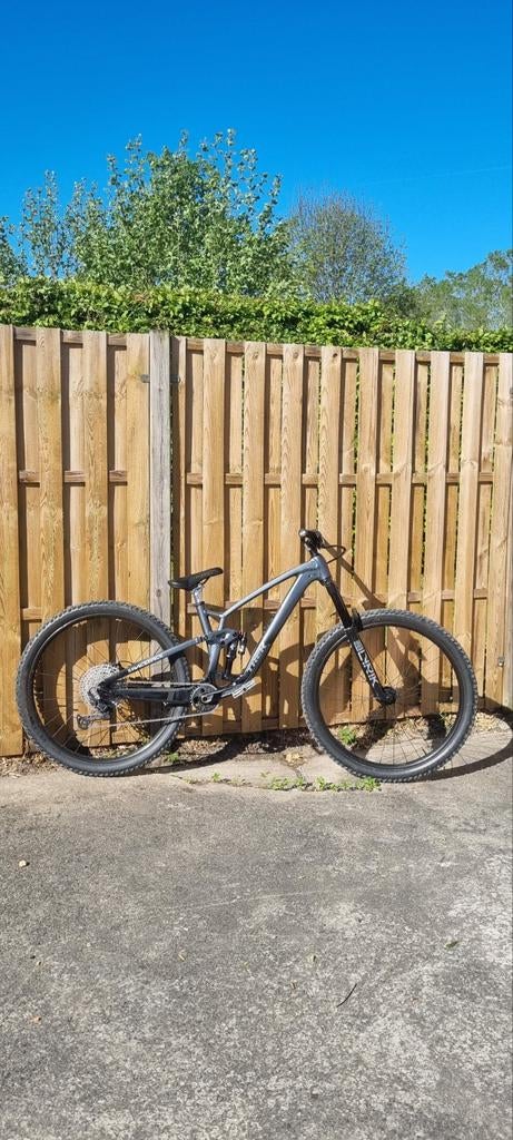 Custom trek fuel ex 8 gen 6, Fietsen en Brommers, Ophalen