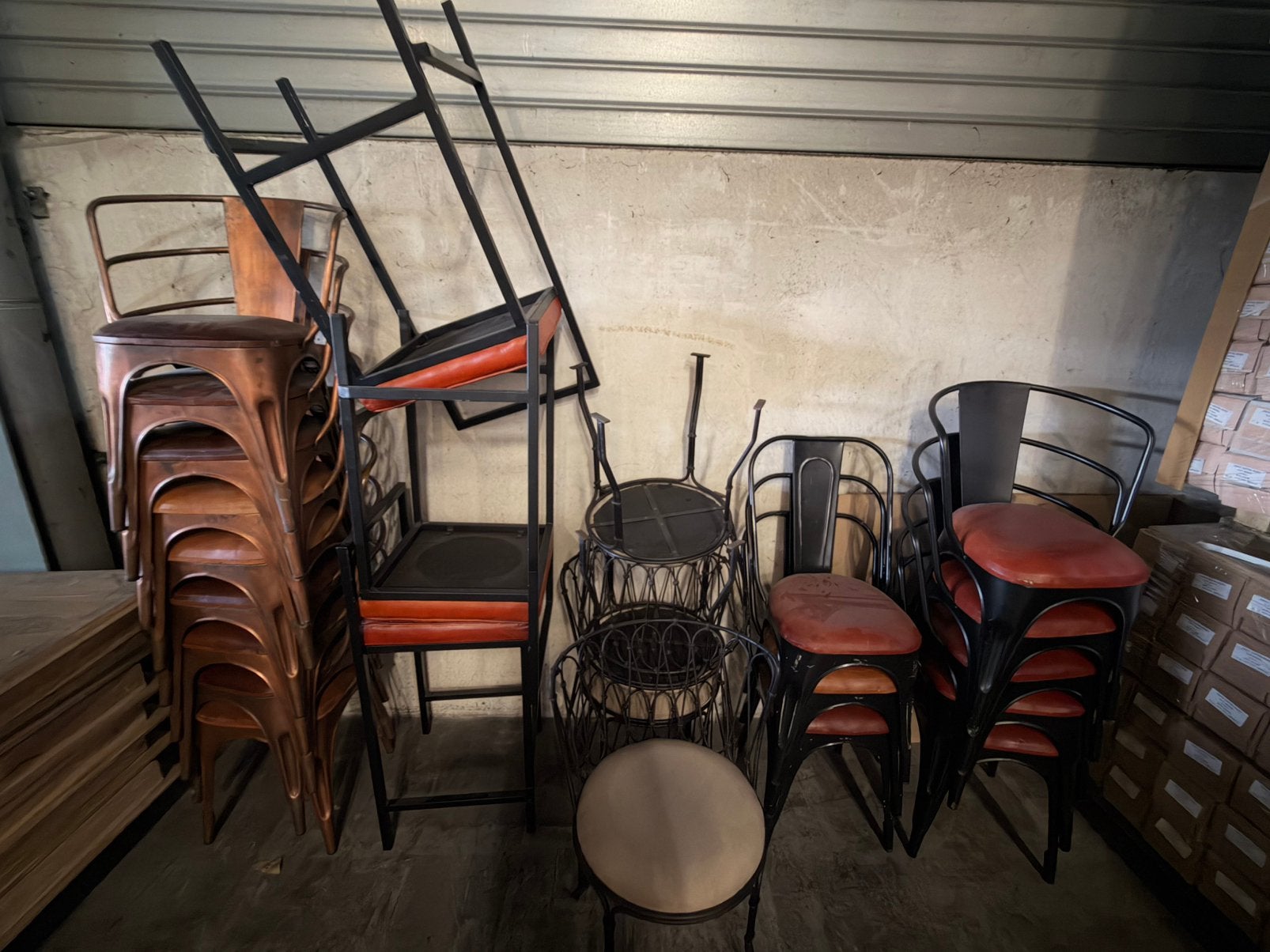 GRATIS STOELEN / METAAL / 50 STOELEN, Antiek en Kunst, Ophalen