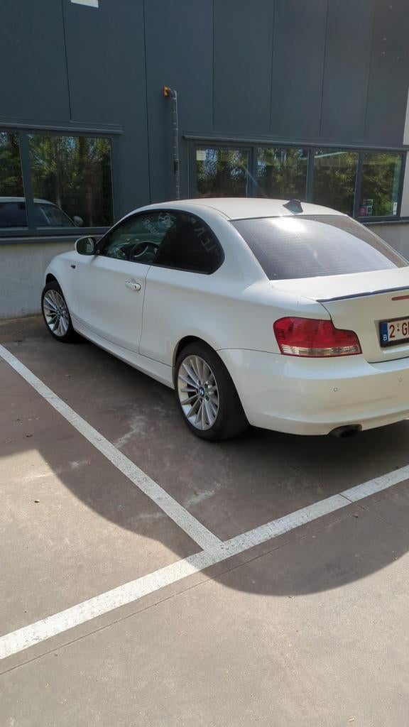 BMW coupé 120i benzine in top staat, Auto's, BMW, Particulier, Benzine, Euro 6, Coupé, 2 deurs, Handgeschakeld, Wit, Achterwielaandrijving