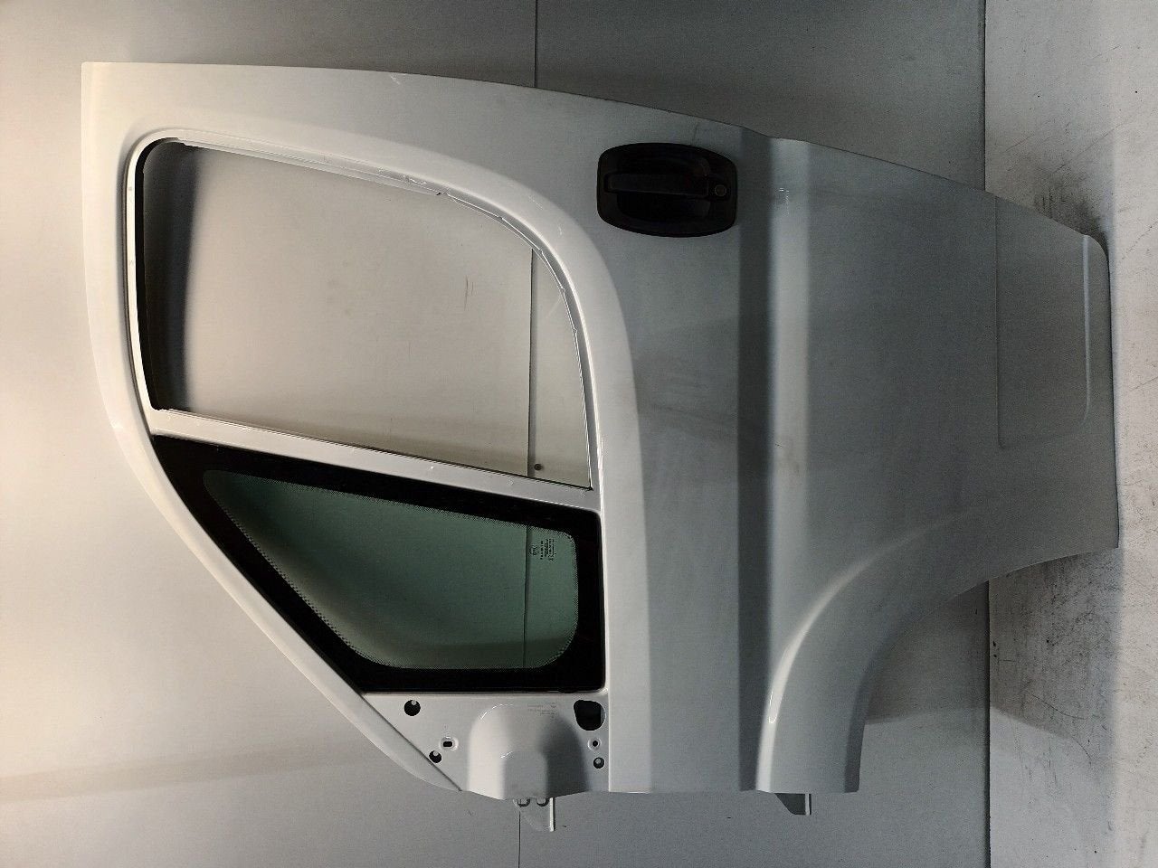 Portier links voor Peugeot Boxer, Auto-onderdelen, Onderdelen@venauto.nl, Van der Ven Autorecycling B.V., Gebruikt, Ettenseweg 76, 4706 PB Roosendaal, The Netherlands