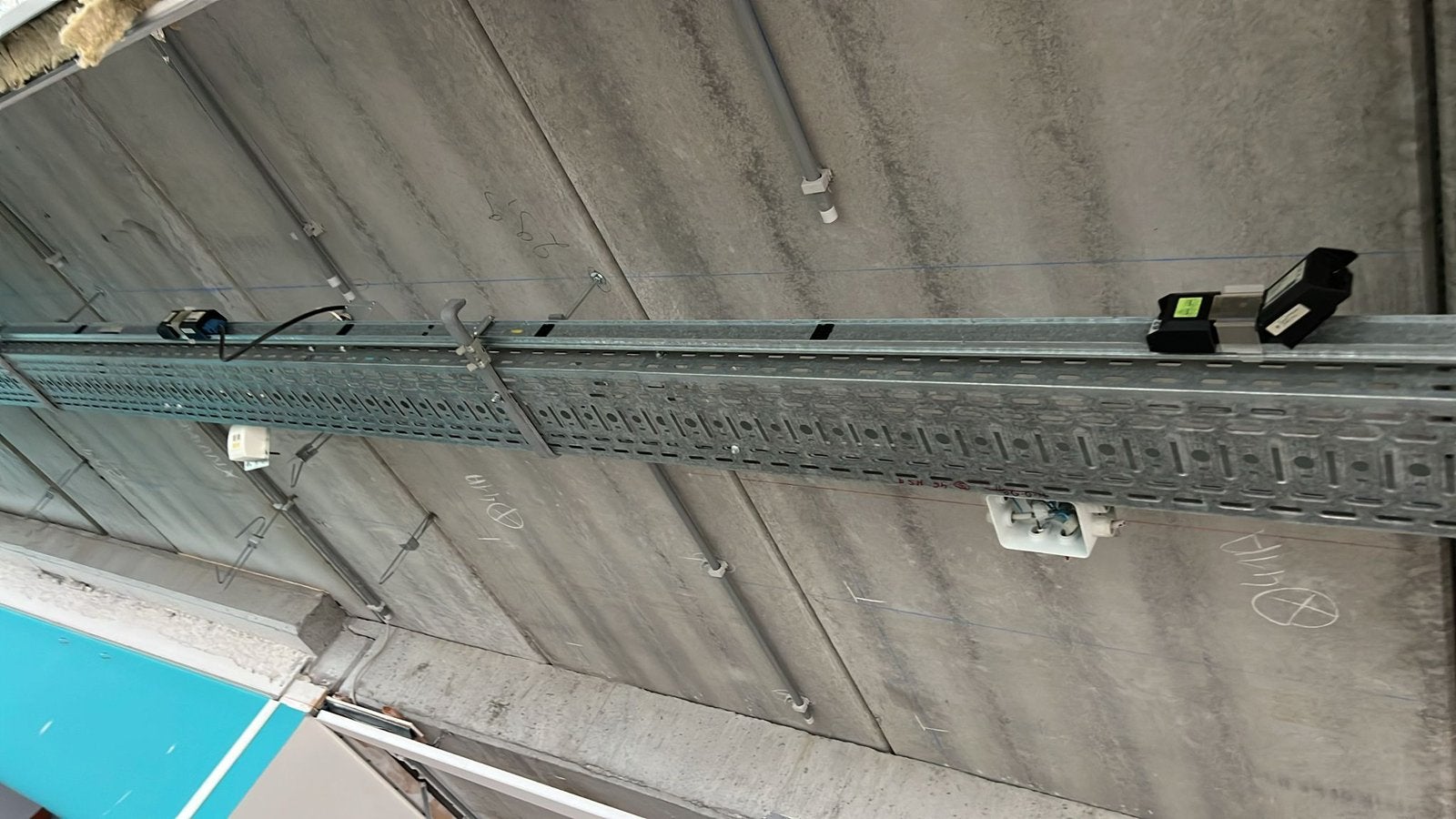 Kabelgoot, Doe-het-zelf en Bouw, Ophalen, Gebruikt