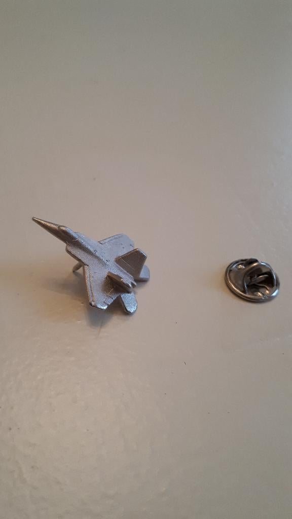 Pin / F22 / zilverkleurig, Enlèvement, Comme neuf, Autres types