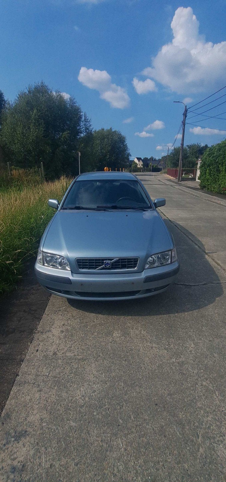 Volvo V40 2002 — Attelage de remorque — 260 000 km — 1 000 €, Autos, Volvo, Achat, Attache-remorque, Diesel, Particulier
