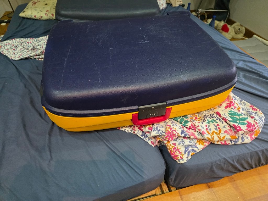 Valise Jaune et Bleue Coque rigide, Enlèvement, Utilisé