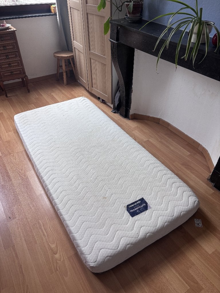 Matelas fabriqué en France, peu servi, 90 cm, Matelas, Enlèvement, 190 cm ou moins